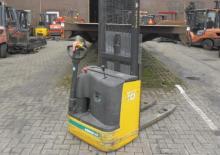 Apiladores de pie Komatsu MWS10-1R