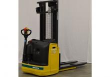 Apiladores de pie Komatsu MWS20-1R