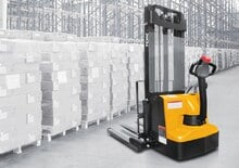 Apiladores de pie TCM STW14T-B
