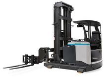 Carretillas apiladoras VNA UniCarriers URS 125