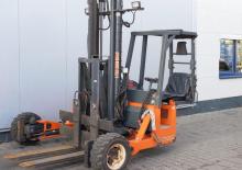 Carretillas elevadoras auxiliares diesel Moffett-Kooi M 4-25.3