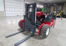 Carretillas elevadoras auxiliares diesel Moffett M 6-25.3