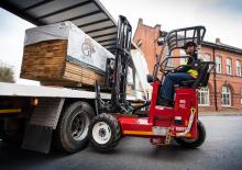 Carretillas elevadoras auxiliares diesel Moffett M5 NX 25.3