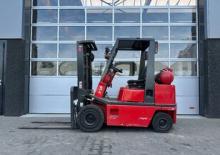 Carretillas elevadoras de gas Nissan APH 02 A 20 WU