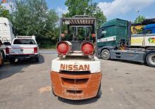 Carretillas elevadoras de gas Nissan BF 03 A 33 U