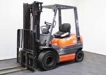 Carretillas elevadoras diesel Toyota 02-6 FD 20