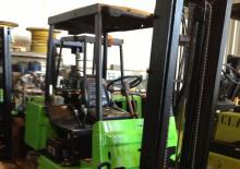 Carretillas elevadoras diesel Clark DPS 30