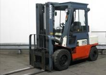 Carretillas elevadoras diesel Nissan FGJ 02 A 30 U
