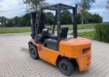 Carretillas elevadoras diesel Nissan FJ 02 A 20 U