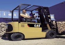 Carretillas elevadoras eléctricas Caterpillar EP30K PAC