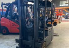 Carretillas elevadoras eléctricas Lugli POLO 15