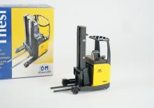 Carretillas elevadoras eléctricas OM-Pimespo Thesi  25