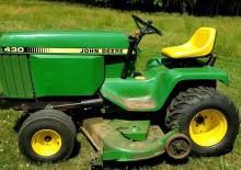 Cortacéspedes y tractores de jardín John Deere 430
