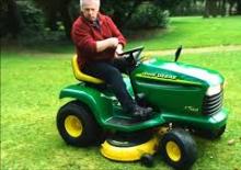 Cortacéspedes y tractores de jardín John Deere LT166