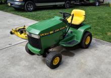 Cortacéspedes y tractores de jardín John Deere LX176