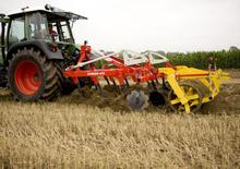 Cultivadores Pöttinger Synkro 3030