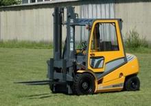 Carretillas elevadoras diesel Desta D 25