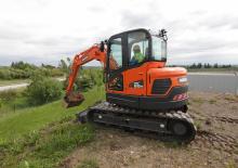 Excavadoras de orugas Doosan DX85R-3
