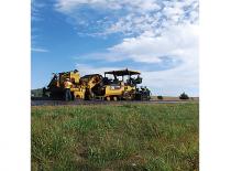 Extendedoras asfálticas  de ruedas Caterpillar AP1000F