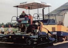 Extendedoras asfálticas sobre orugas Marini MF 905