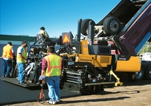 Extendedoras asfálticas sobre orugas Volvo PF 4410