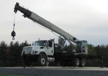 Grúas telesc. montadas sobre camión National Crane 1300A
