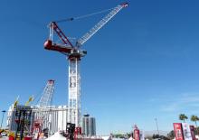 Grúas torre con pluma rotativa Yongmao STL420