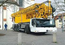 Grúas torre con rotación inferior  sobre vehículo Liebherr MK 63