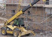 Manipuladoras telescópicas Caterpillar TH 82