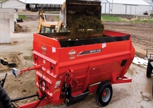 Mezcladores de pienso Kuhn Knight 4136
