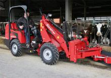 Mini cargador frontal Schäffer 2024 SLT 
