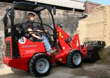 Mini cargador frontal Schäffer 2030