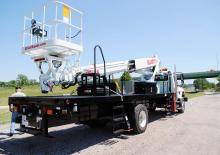 Plataformas telescópicas sobre camión Elliott Equipment G85F HiReach