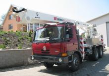 Plataformas elevadoras articuladas remolcables Inreka IPKT 28-3