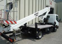 Plataformas elevadoras articuladas remolcables ISOLI PNT200HE