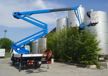 Plataformas elevadoras articuladas remolcables ISOLI PNT210JD4