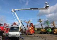 Plataformas elevadoras articuladas remolcables CELA Z180