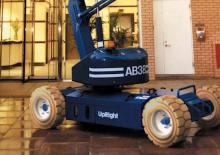Plataformas articuladas de ruedas UpRight AB 38 W