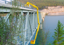 Plataformas elevadoras articuladas remolcables Aspen Aerials  A-62