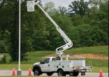 Plataformas elevadoras articuladas remolcables Altec AT235P