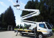 Plataformas elevadoras articuladas remolcables ISOLI PNT 27 14