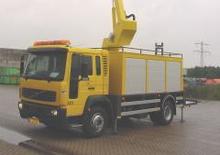 Plataformas elevadoras articuladas remolcables Custers Taurus 200-16