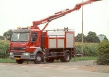 Plataformas elevadoras articuladas remolcables Custers Taurus 200-18