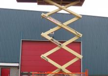 Plataformas de tijeras de ruedas Holland-Lift HL-160 T24