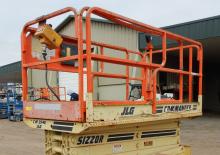 Plataformas de tijeras de ruedas JLG CM 2546