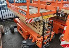 Plataformas de tijeras de ruedas Holland-Lift HL 11816