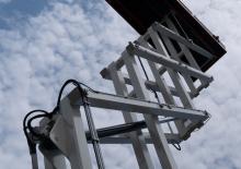 Plataformas de tijeras de ruedas Holland-Lift HL-160 E20 RT