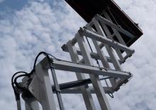 Plataformas de tijeras de ruedas Holland-Lift HL-220 E25 RT