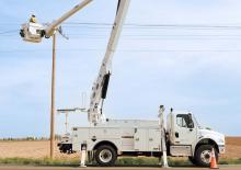 Plataformas elevadoras articuladas remolcables Altec AA55E+