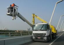 Plataformas elevadoras articuladas sobre camión Moog MBL 1300 T